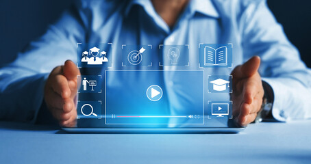 anyband talk play love 中文意思是什么？