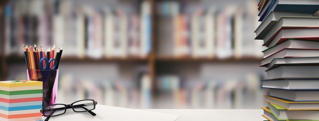 邻家花美男里那个熊猫眼女编辑叫什么？